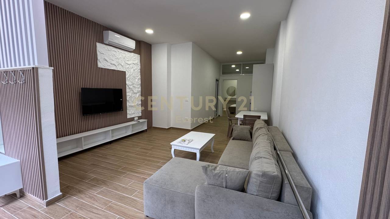 QENDER, APARTAMENT 1+1 PER QIRA