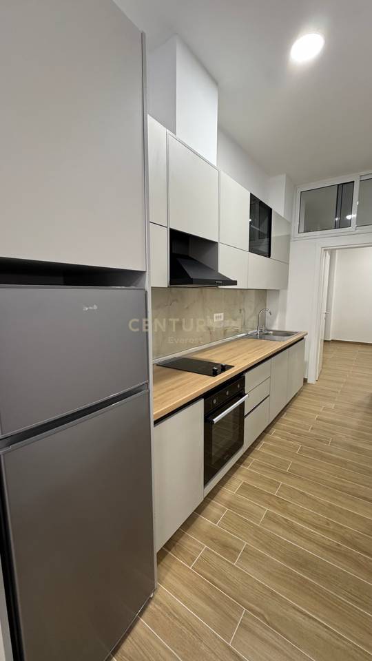 QENDER, APARTAMENT 1+1 PER SHITJE