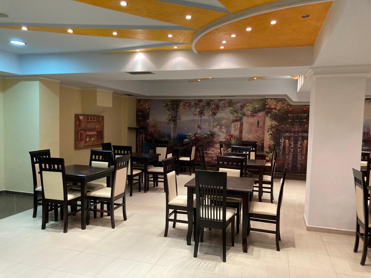 SHITET NJESI BIZNESI/BAR PRANE LUNGOMARES!