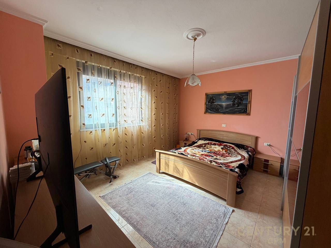 Appartamento 3+1 in affitto vicino alla Comune di Parigi!