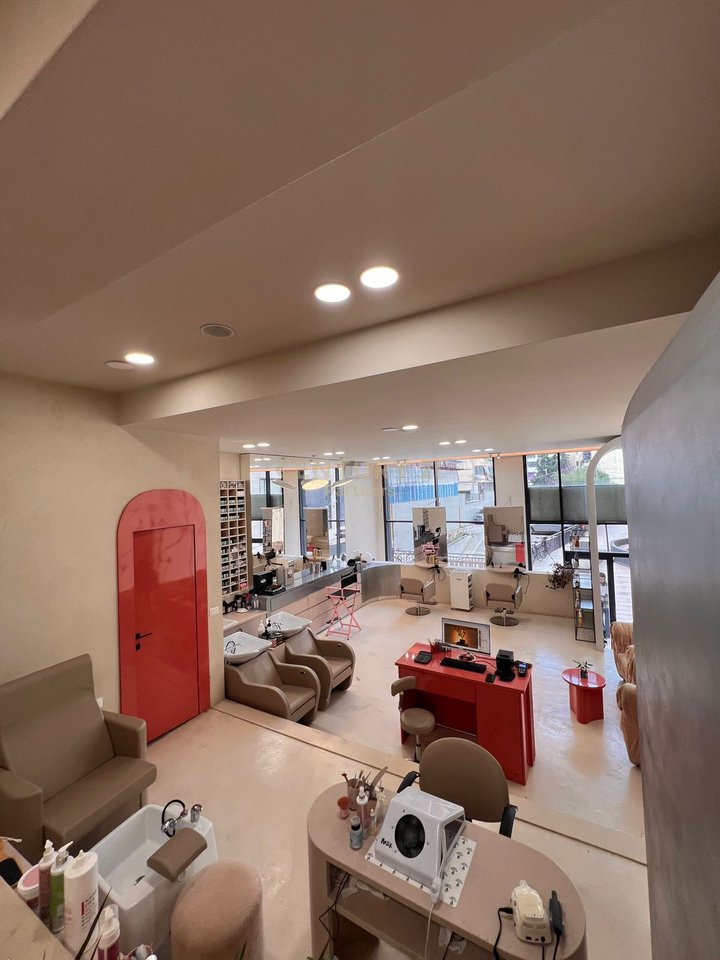 SHITET BIZNES PARUKERI & ESTETIKË NË DELIJORGJ