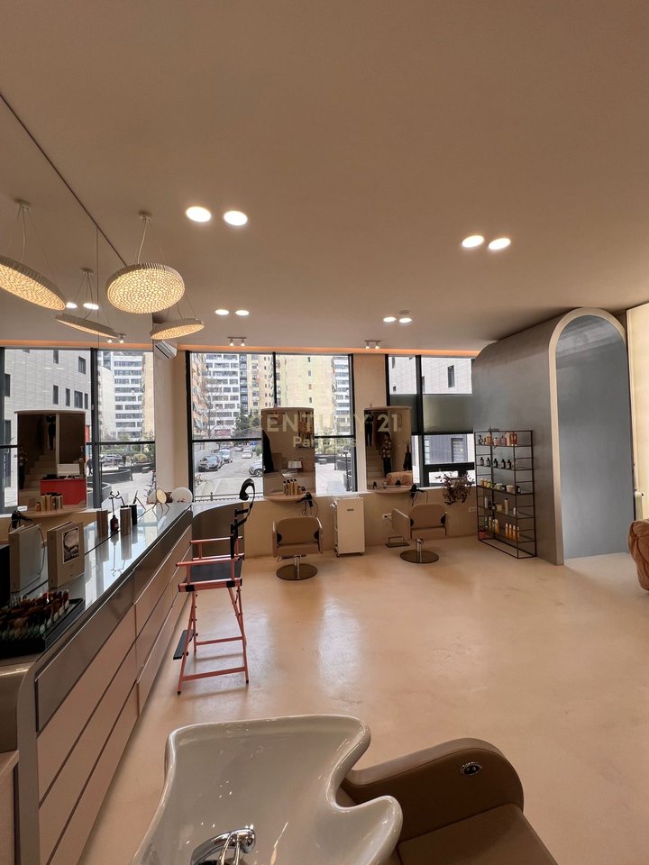 SHITET BIZNES PARUKERI & ESTETIKË NË DELIJORGJ