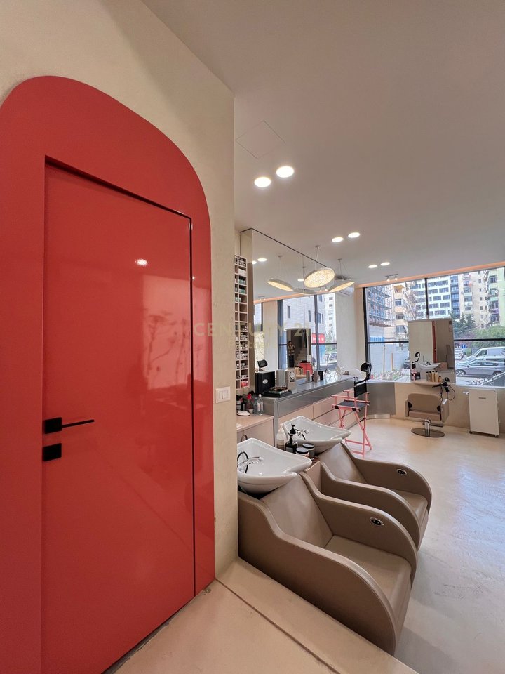 SHITET BIZNES PARUKERI & ESTETIKË NË DELIJORGJ