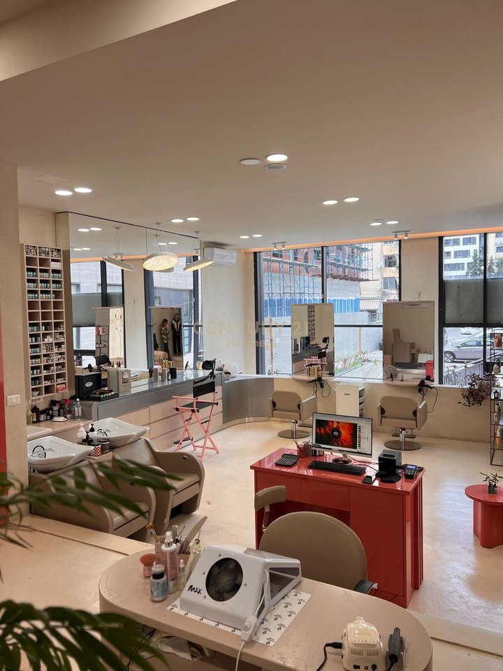 SHITET BIZNES PARUKERI & ESTETIKË NË DELIJORGJ