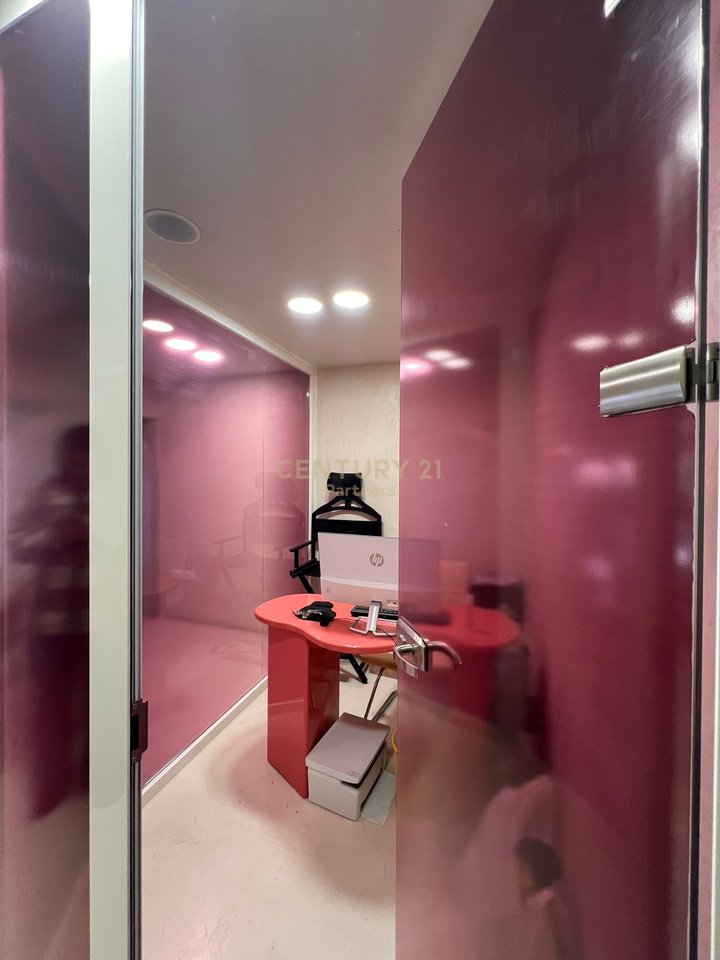 SHITET BIZNES PARUKERI & ESTETIKË NË DELIJORGJ