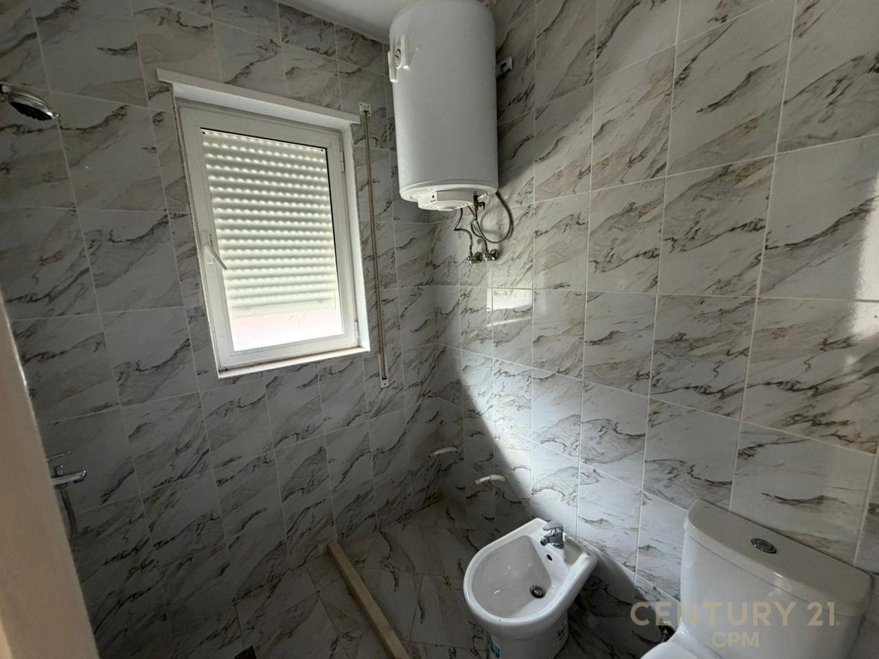 Apartament 2+1+2 në shitje pranë Kopshti Botanik i Tiranës dhe Xhamia e Kopshtit Botanik