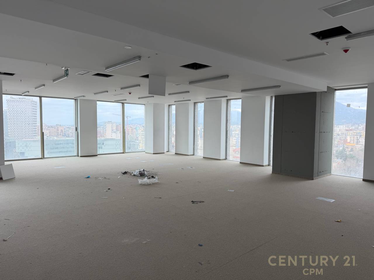 Ambient per zyre me qira tek Downtown One!