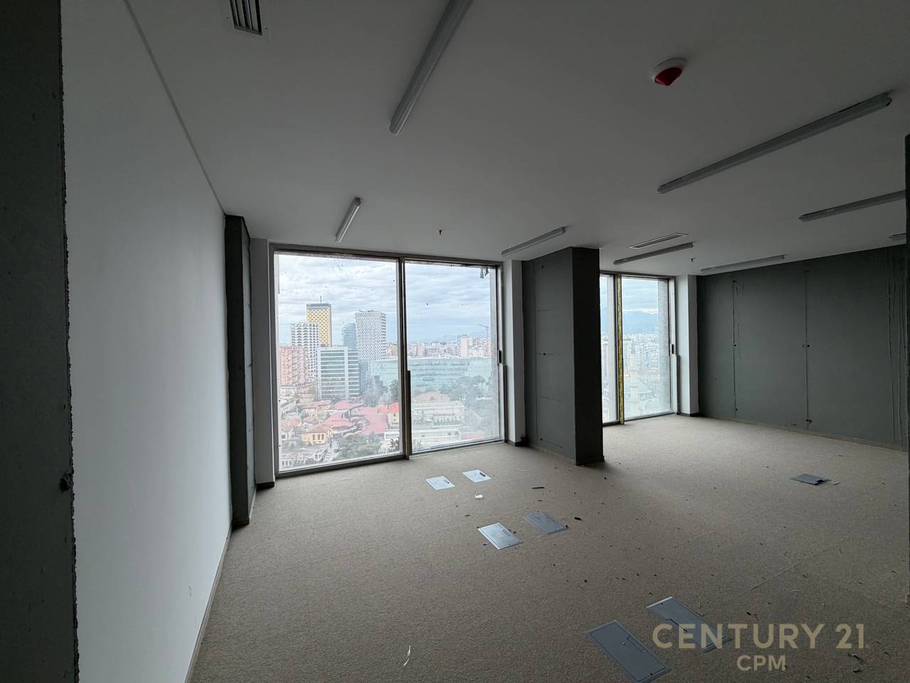 Ambient per zyre me qira tek Downtown One!