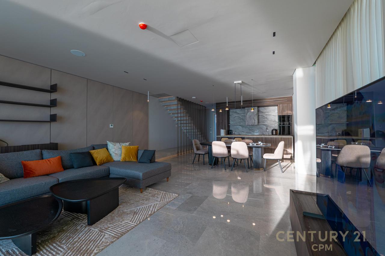 SHITET NJË NGA VILAT MË TË BUKURA NË GREEN COAST, PALASË