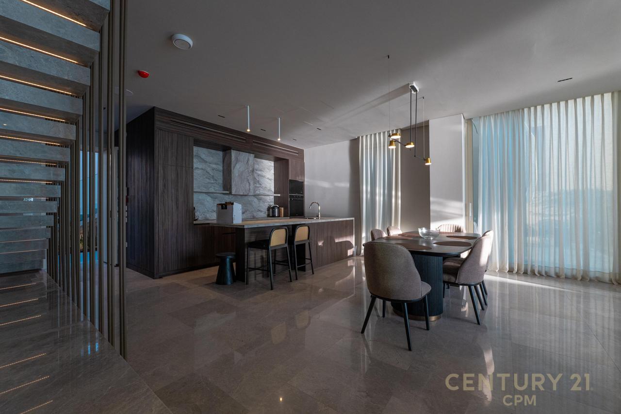 SHITET NJË NGA VILAT MË TË BUKURA NË GREEN COAST, PALASË