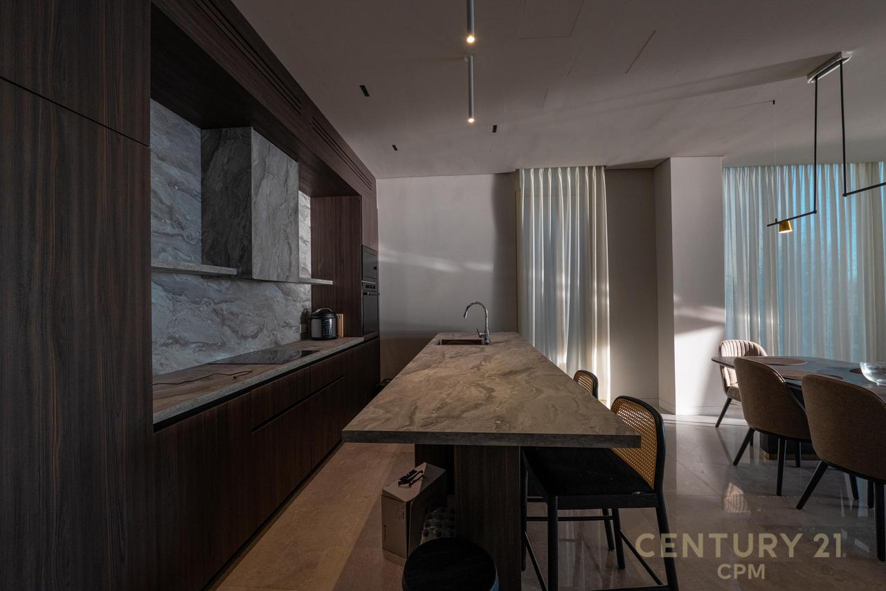 SHITET NJË NGA VILAT MË TË BUKURA NË GREEN COAST, PALASË