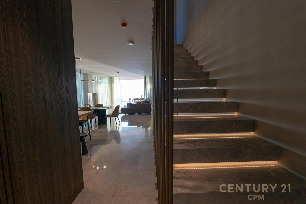 SHITET NJË NGA VILAT MË TË BUKURA NË GREEN COAST, PALASË