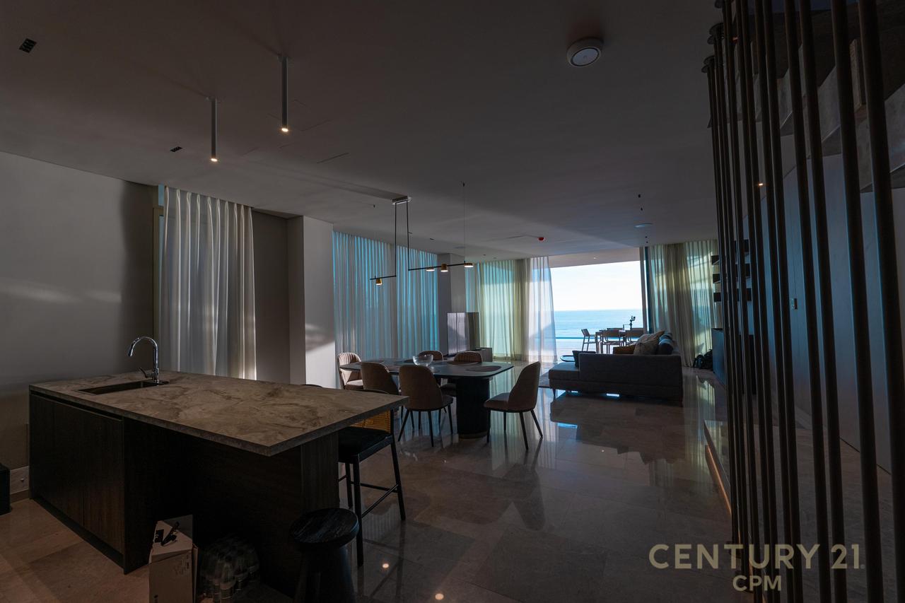 SHITET NJË NGA VILAT MË TË BUKURA NË GREEN COAST, PALASË