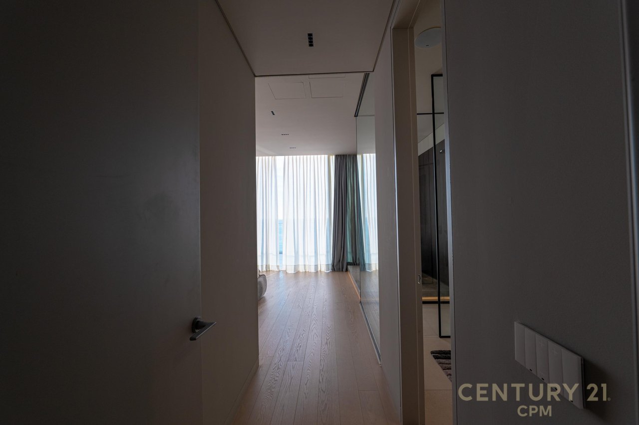 SHITET NJË NGA VILAT MË TË BUKURA NË GREEN COAST, PALASË