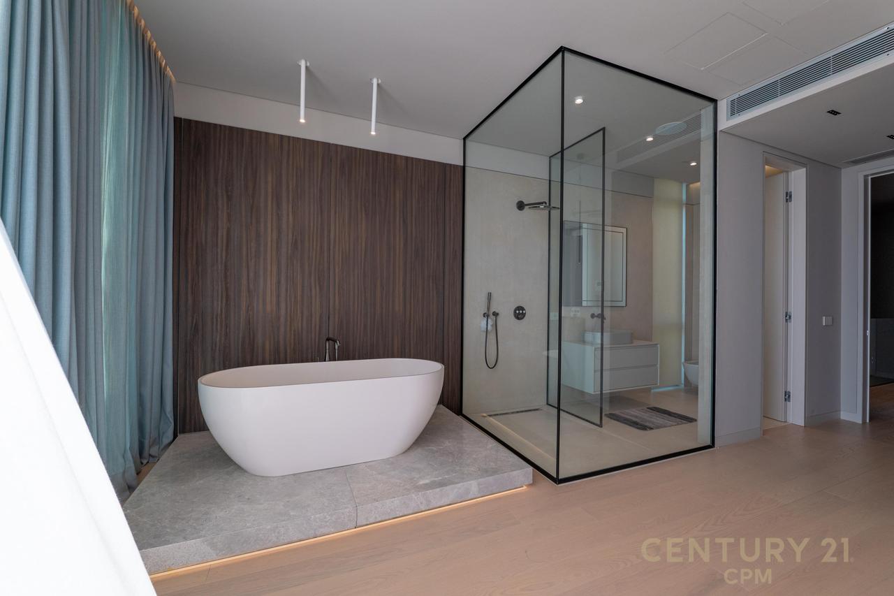 SHITET NJË NGA VILAT MË TË BUKURA NË GREEN COAST, PALASË