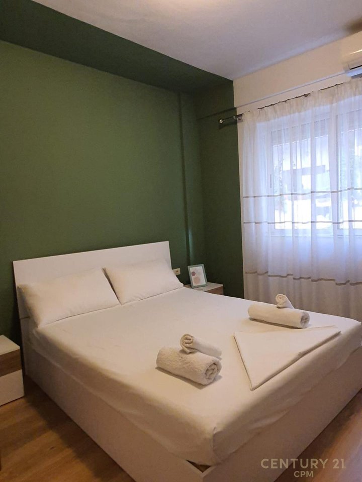 Apartament 1+1 për Qira në Pallatet Agimi, Tiranë - 700€