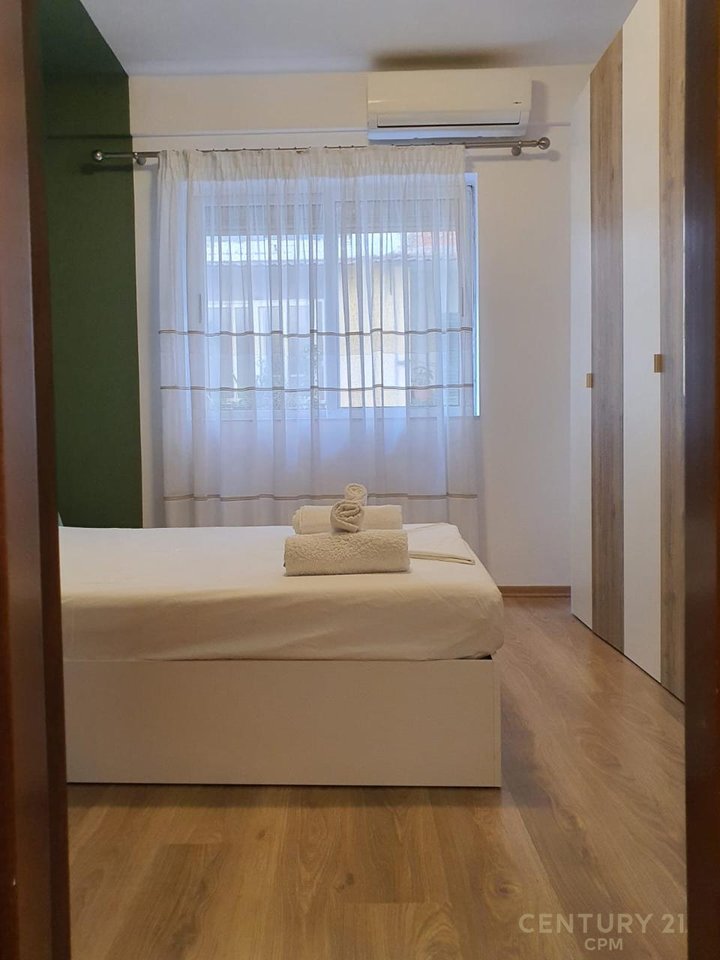 Apartament 1+1 për Qira në Pallatet Agimi, Tiranë - 700€