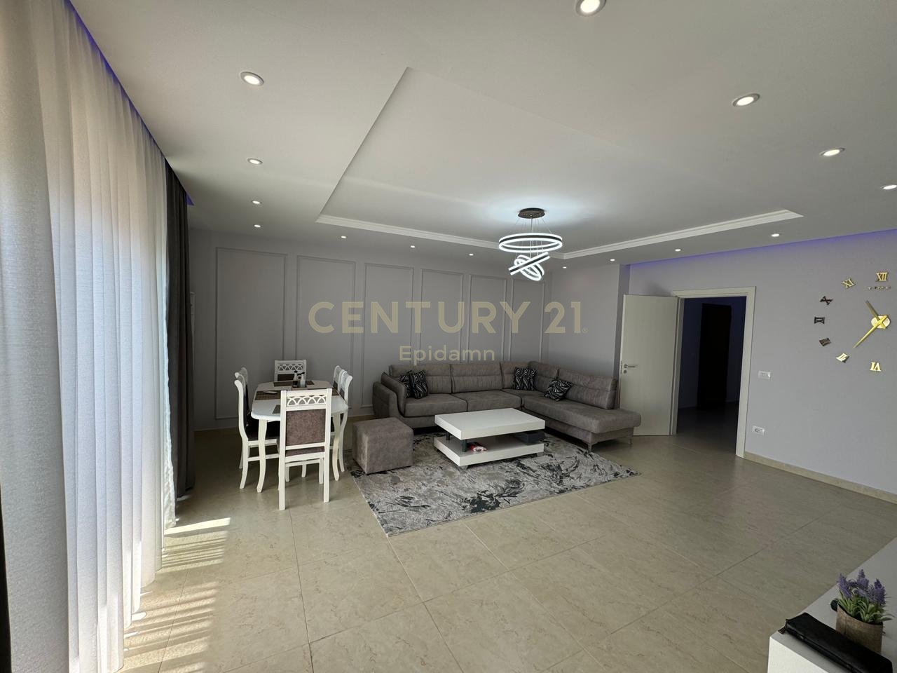 Apartament 2+1 me Qira tek  Rruga e re e Portit, Durrës!