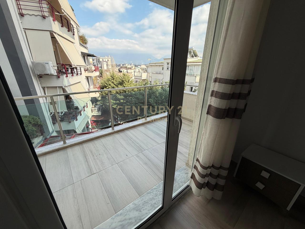 APARTMENT 2+1+2 + PARKING SPACE FOR RENT AT DRY LAKE