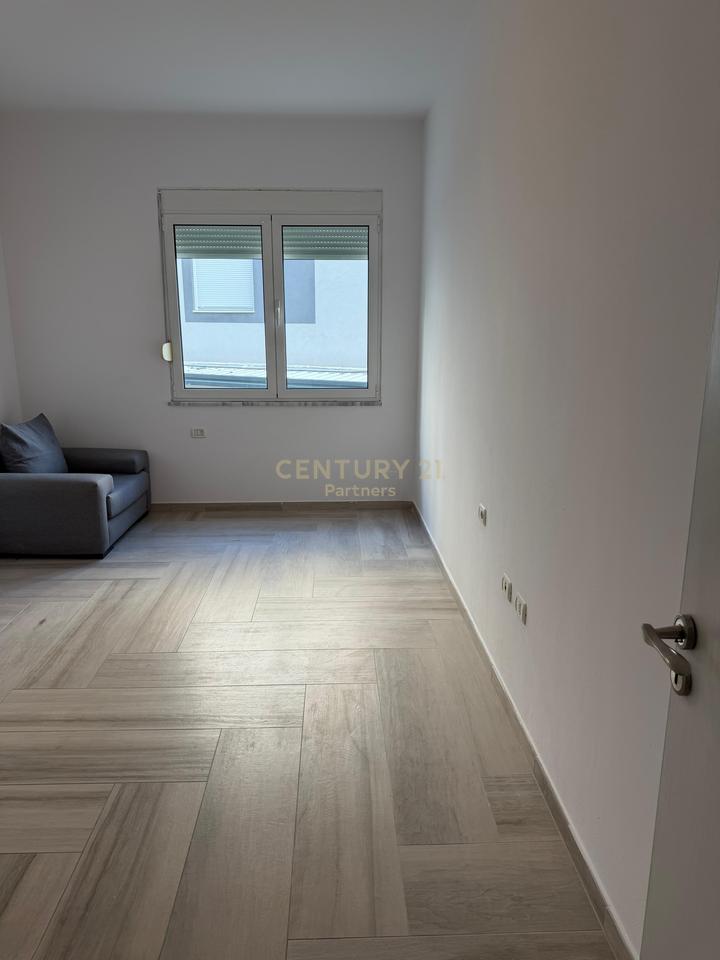 APARTMENT 2+1+2 + PARKING SPACE FOR RENT AT DRY LAKE