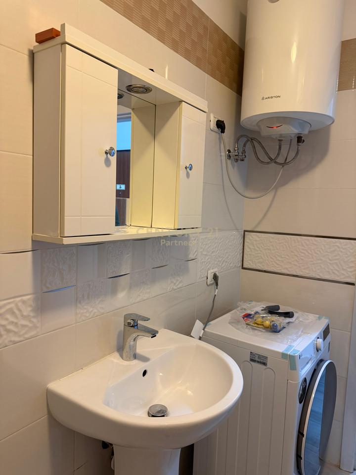 APARTMENT 2+1+2 + PARKING SPACE FOR RENT AT DRY LAKE