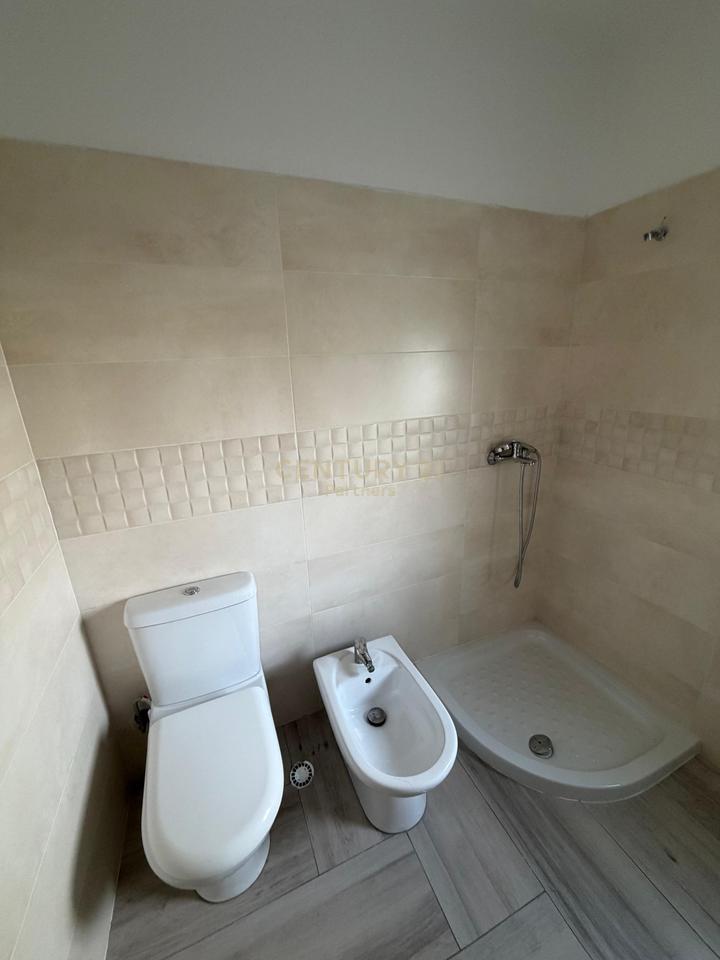 APARTMENT 2+1+2 + PARKING SPACE FOR RENT AT DRY LAKE