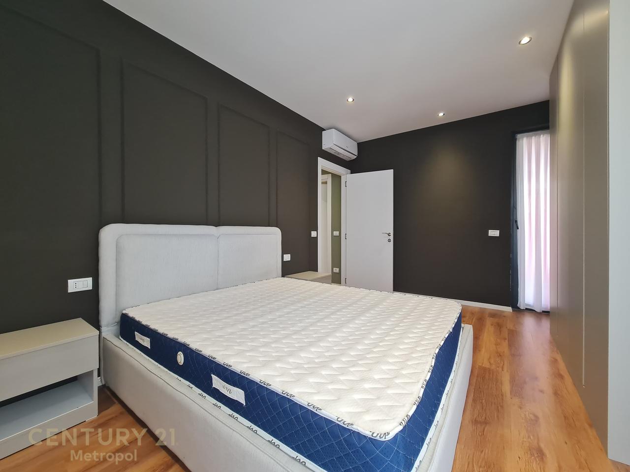 Offriamo in affitto un appartamento 2+1 con parcheggio in Residenca Future Home!