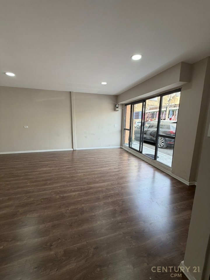 SHITET DYQAN NE LAPRAKE  PRANE SPITALIT USHTARAK