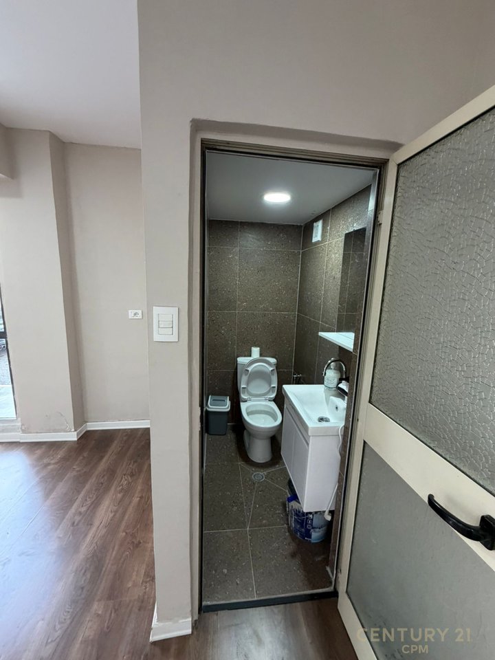 SHITET DYQAN NE LAPRAKE  PRANE SPITALIT USHTARAK