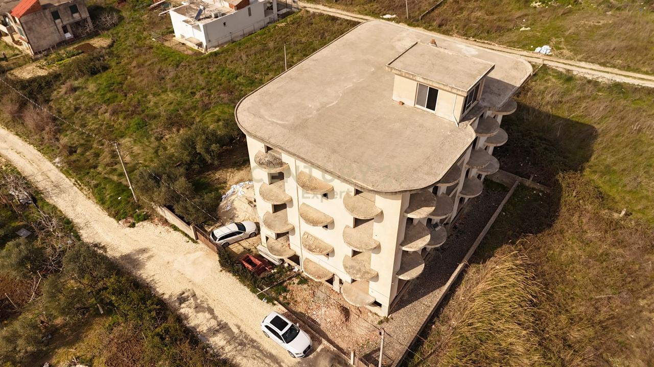 APARTAMENT 1+1+POST PARKIMI PËR SHITJE NË GOLEM