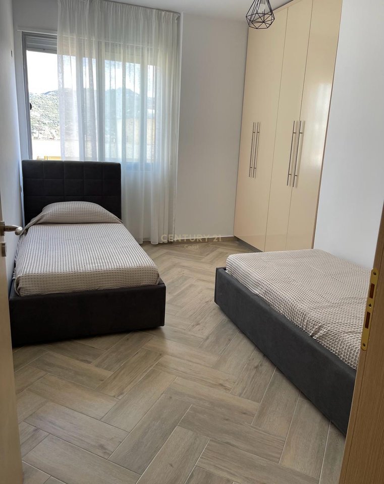 SHITET APARTAMENT 2+1 PRANE BULEVARDIT VLORE-SKELE !