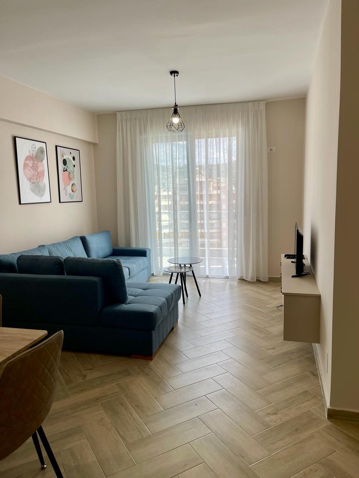 SHITET APARTAMENT 2+1 PRANE BULEVARDIT VLORE-SKELE !