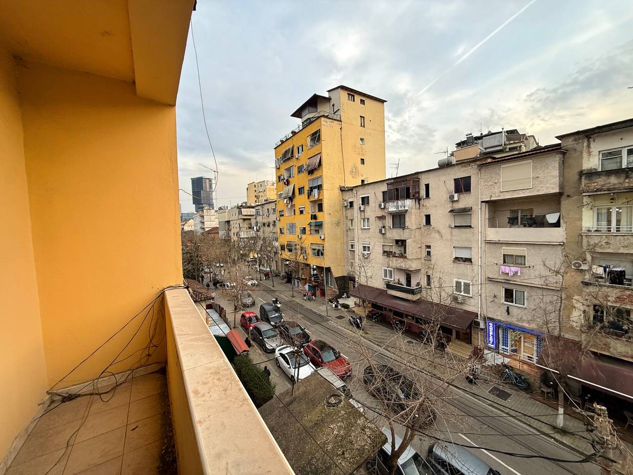 AMBIENTE ZYRASH IN AFFITTO IN VIA MINE PEZA!