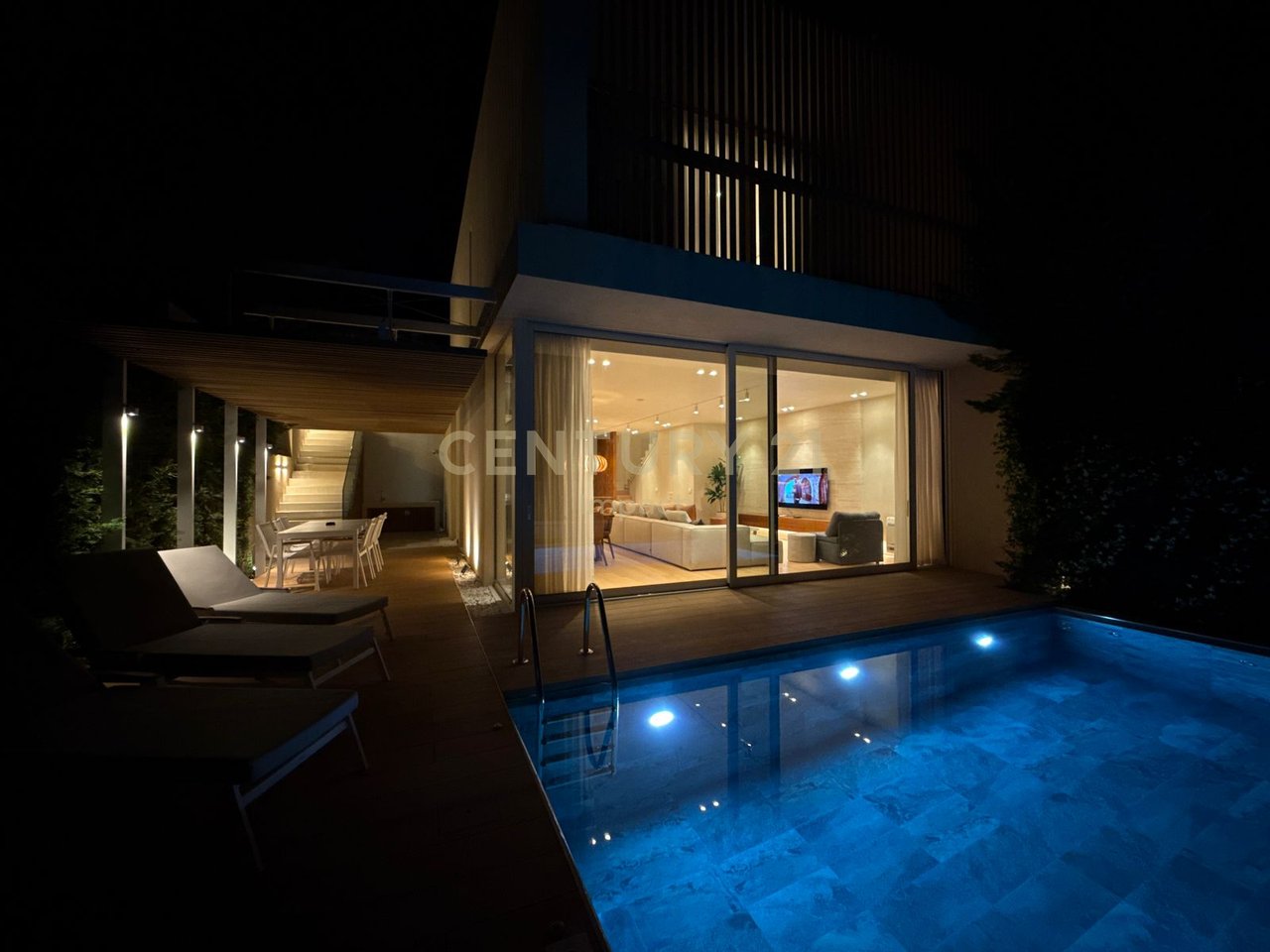 SHESIM SUPER VILË BIG TWIN LUKSOZE ME PISHINE NË GREEN COAST 1 PALASË!!