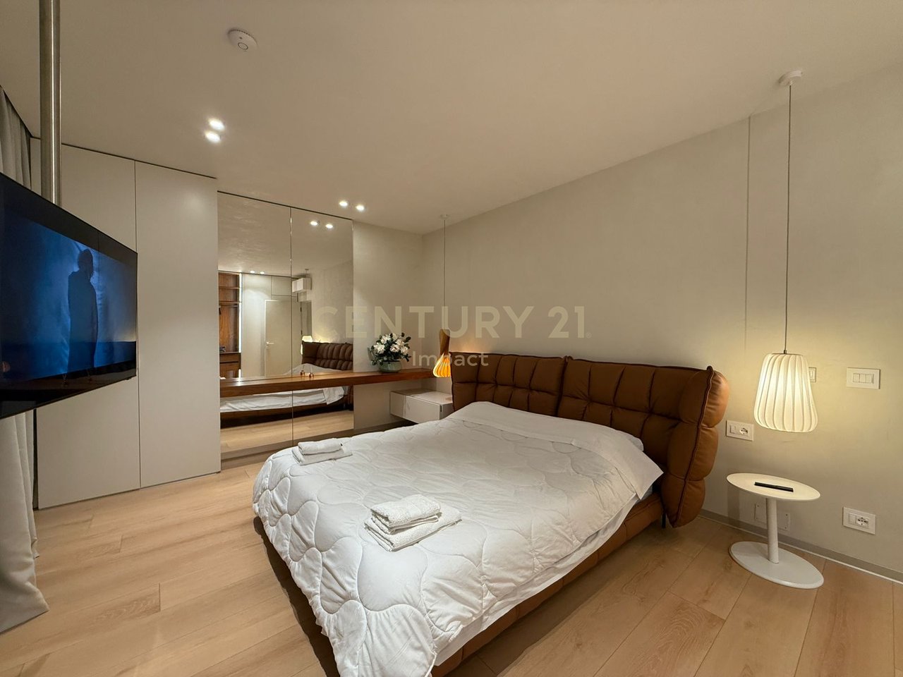 SHESIM SUPER VILË BIG TWIN LUKSOZE ME PISHINE NË GREEN COAST 1 PALASË!!