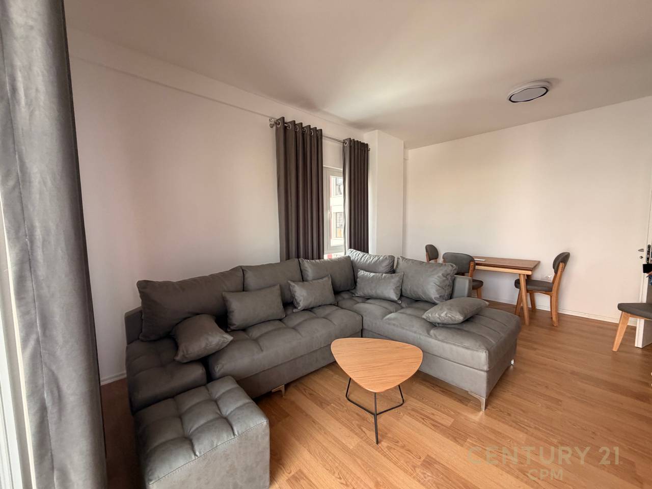 NE ZOG TE ZI JEPET PER QIRA APARTAMENT 2+1+2 !