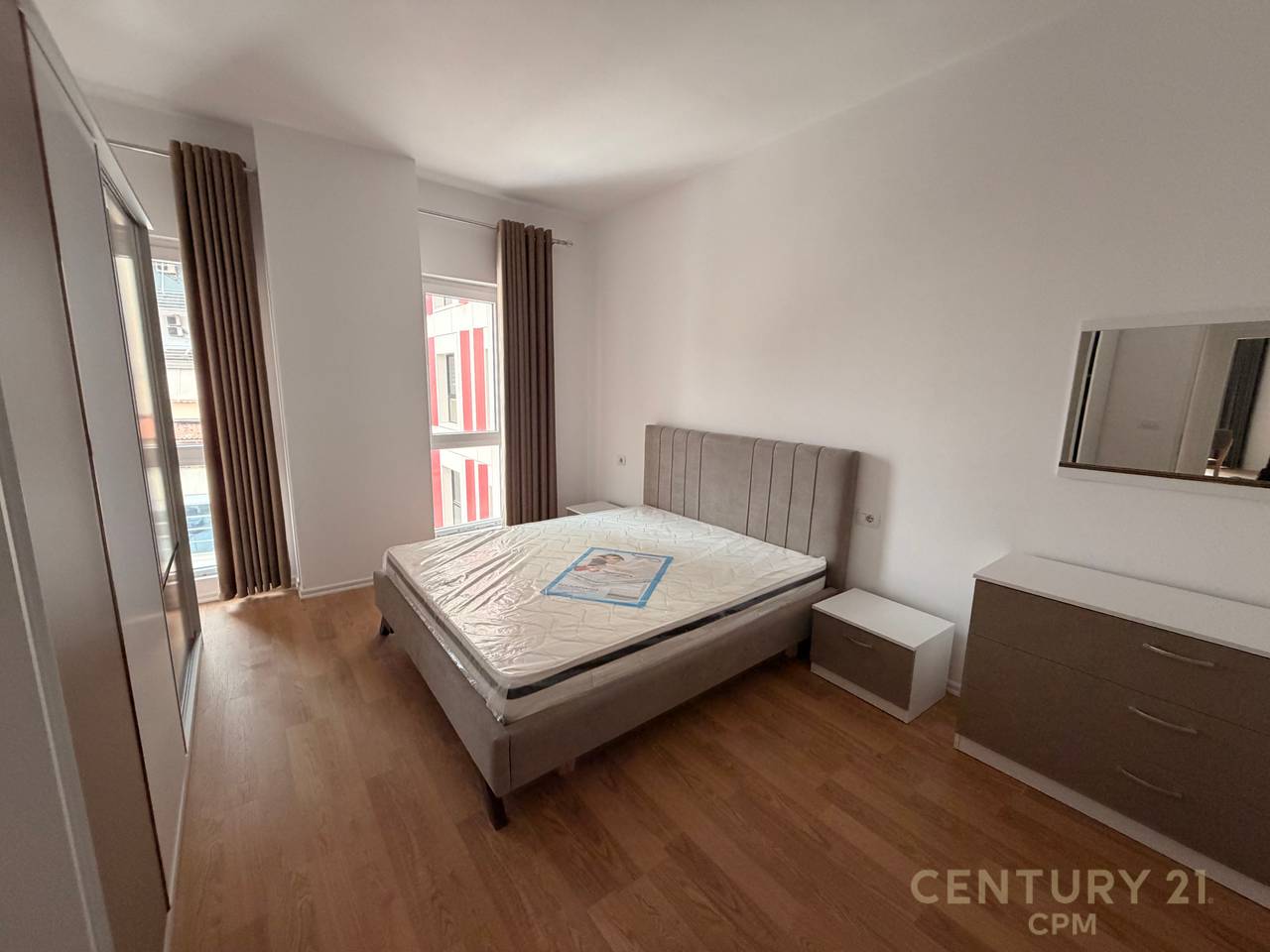 NE ZOG TE ZI JEPET PER QIRA APARTAMENT 2+1+2 !