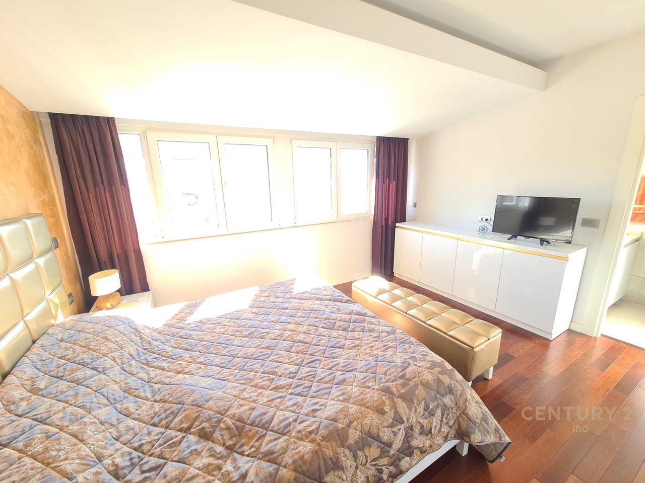 APARTAMENT 2+1+2 TEK RRUGE E KAVAJES!