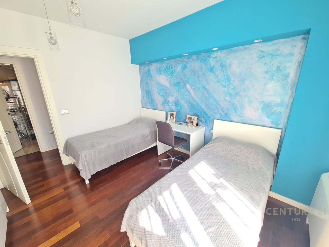 APARTAMENT 2+1+2 TEK RRUGE E KAVAJES!