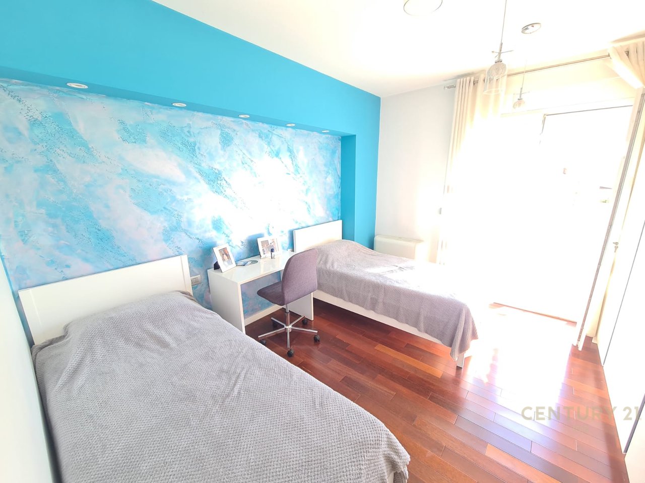 APARTAMENT 2+1+2 TEK RRUGE E KAVAJES!