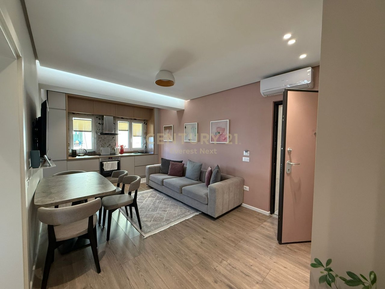 Jepet me Qira Apartament 2+1 ne Bllok