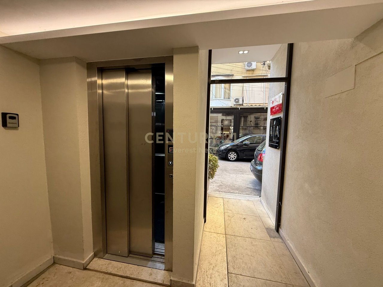 Jepet me Qira Apartament 2+1 ne Bllok