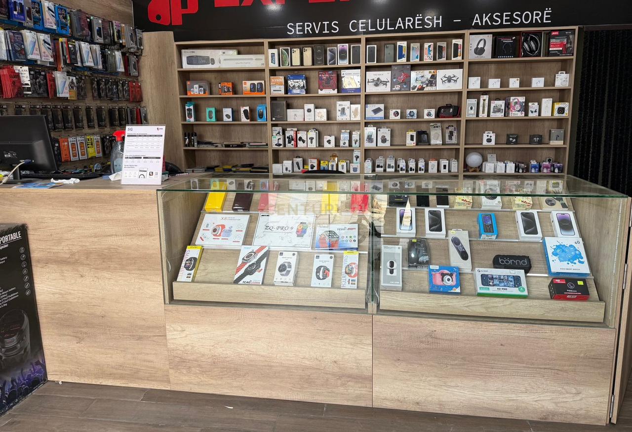 Attività in Vendita – Servizio Cellulari e Computer