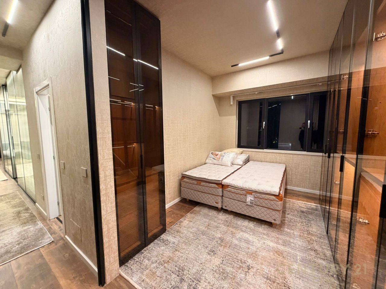 APPARTAMENTO SUPER SHESIM ALL'AMBASCIATORE 3!