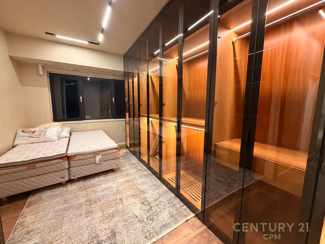 APPARTAMENTO SUPER SHESIM ALL'AMBASCIATORE 3!