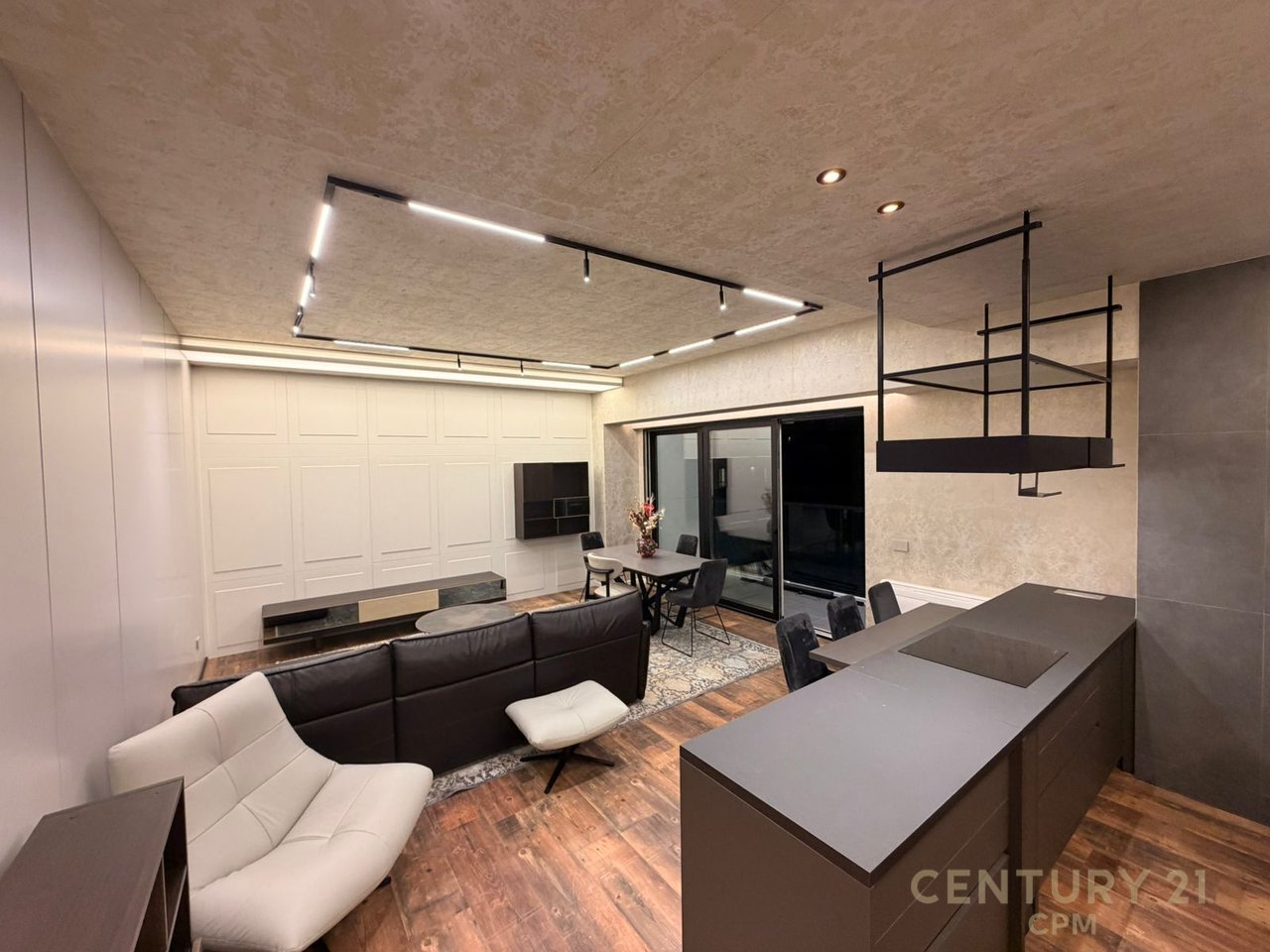 APPARTAMENTO SUPER SHESIM ALL'AMBASCIATORE 3!