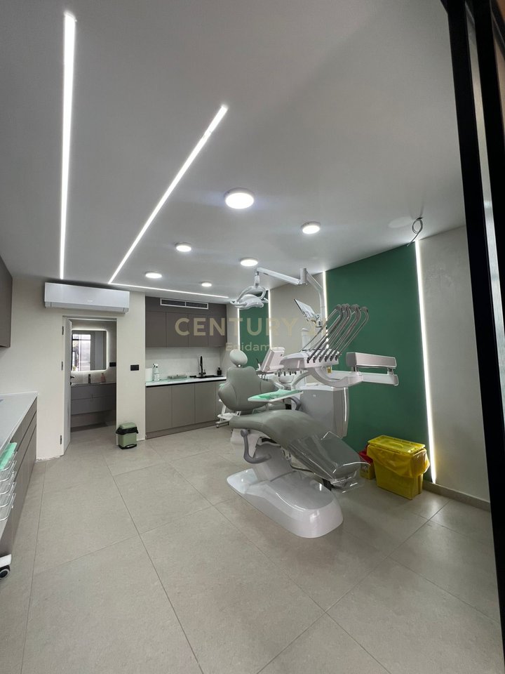 Shitet Klinikë Dentare tek Lulishtja – Durrës