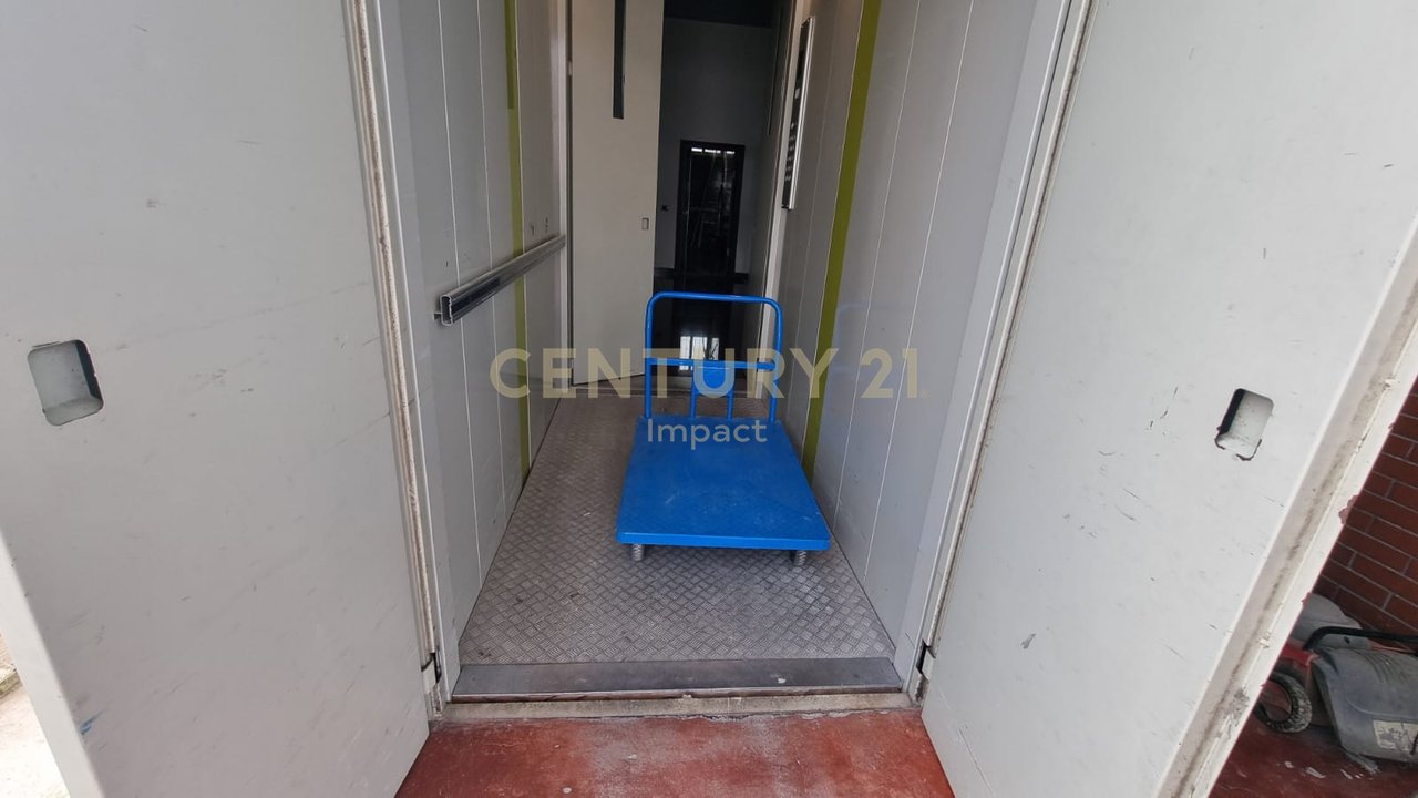 Spazio Multifunzionale in Affitto nel Centro Kamez, Tirana - €20.000!