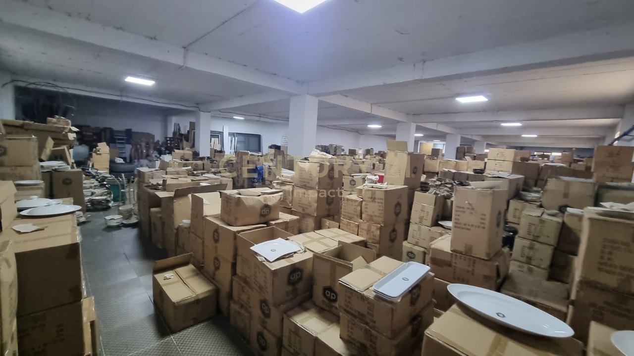 Spazio Multifunzionale in Affitto nel Centro Kamez, Tirana - €20.000!