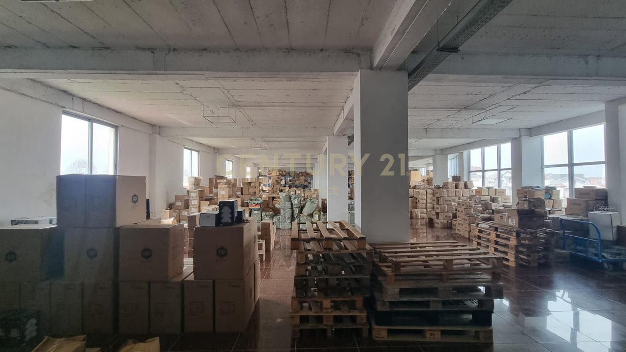 Spazio Multifunzionale in Affitto nel Centro Kamez, Tirana - €20.000!